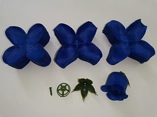 Высечка бутона розы 3х слойный синий 