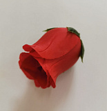 Бутон розы красный