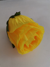 Бутон розы "Милорд" желтый